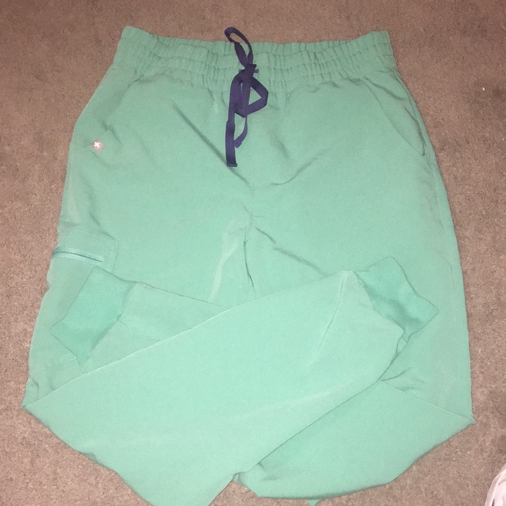 COPY - NWOT Figs Technical Collection Green Jogger Scrub Pants